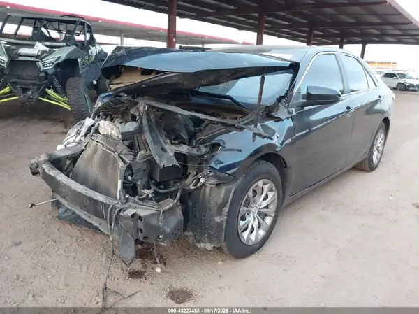 4T1BF1FK7GU546380 2016 TOYOTA CAMRY - Image 2