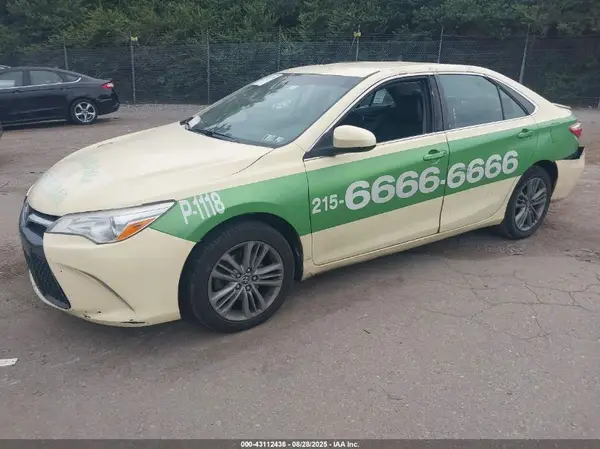 4T1BF1FK7GU554205 2016 TOYOTA CAMRY - Image 2