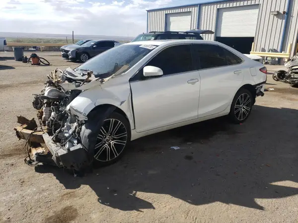 4T1BF1FK7GU554835 2016 TOYOTA CAMRY - Image 1