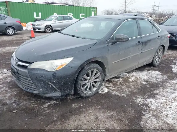 4T1BF1FK7GU555256 2016 TOYOTA CAMRY - Image 2