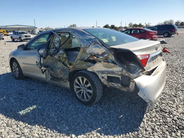 4T1BF1FK7GU558917 2016 TOYOTA CAMRY - Image 2