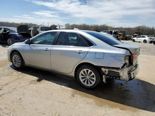 4T1BF1FK7GU558920 2016 TOYOTA CAMRY - Image 2