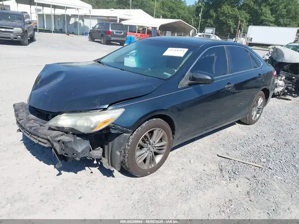 4T1BF1FK7GU558951 2016 TOYOTA CAMRY - Image 2