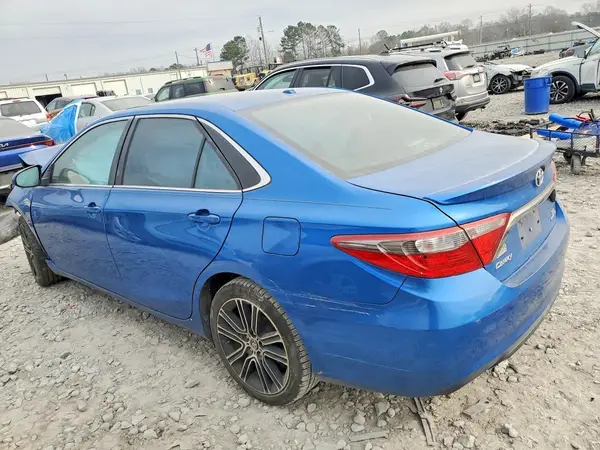 4T1BF1FK7GU562207 2016 TOYOTA CAMRY - Image 2