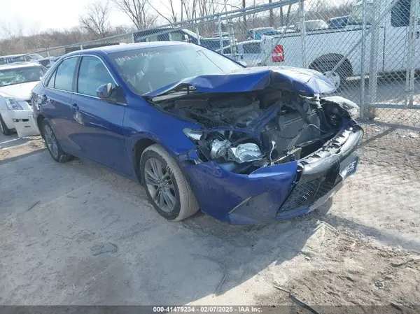 4T1BF1FK7GU563258 2016 TOYOTA CAMRY - Image 1