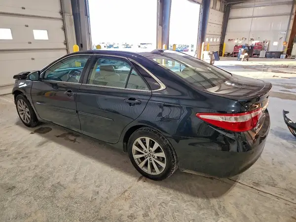 4T1BF1FK7GU563762 2016 TOYOTA CAMRY - Image 2