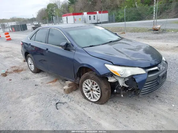 4T1BF1FK7GU564474 2016 TOYOTA CAMRY - Image 1