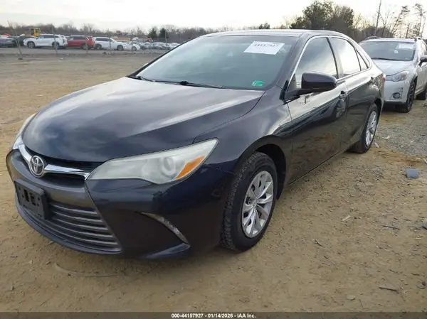 4T1BF1FK7GU567262 2016 TOYOTA CAMRY - Image 2