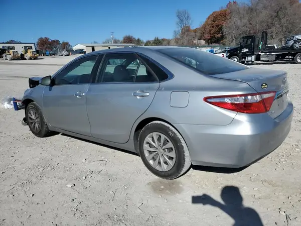4T1BF1FK7GU567357 2016 TOYOTA CAMRY - Image 2