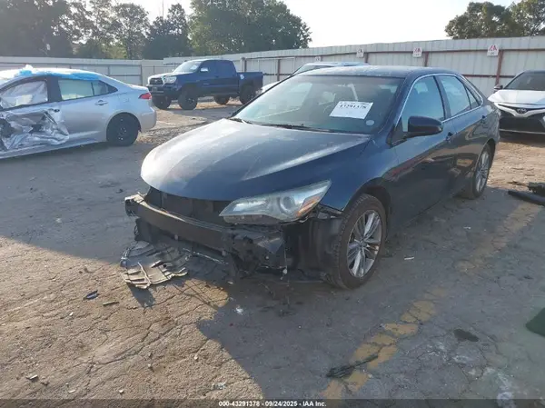 4T1BF1FK7GU568248 2016 TOYOTA CAMRY - Image 2