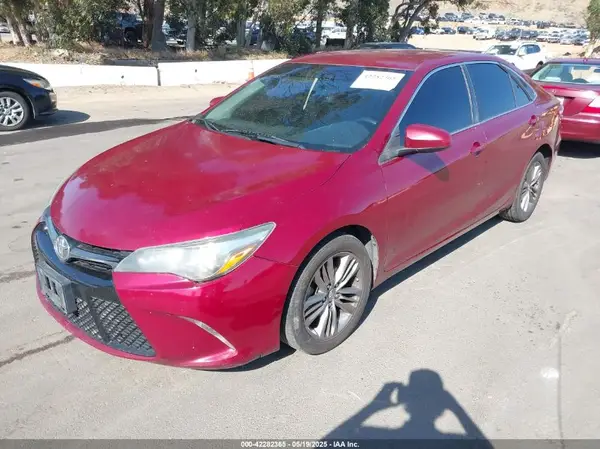 4T1BF1FK7GU568363 2016 TOYOTA CAMRY - Image 2