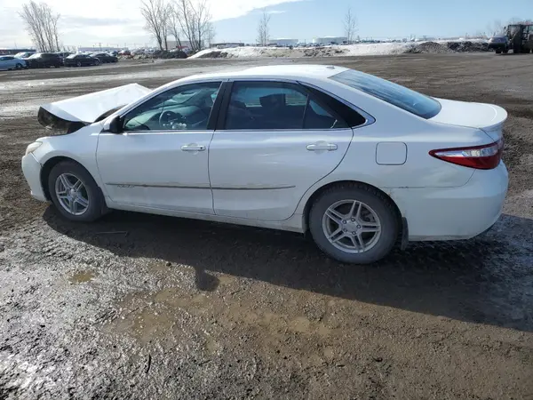 4T1BF1FK7GU570081 2016 TOYOTA CAMRY - Image 2