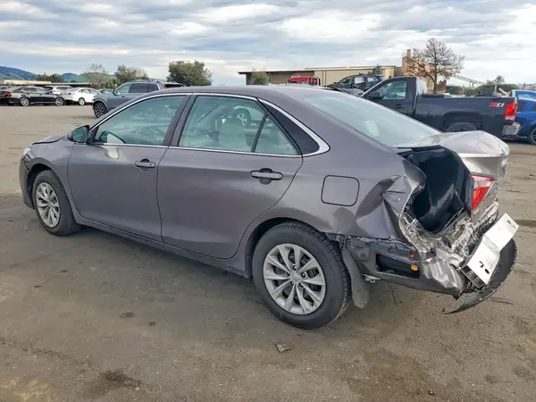 4T1BF1FK7GU571845 2016 TOYOTA CAMRY - Image 2