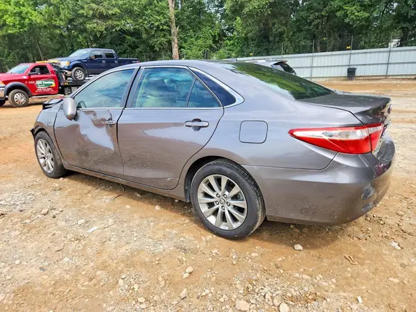 4T1BF1FK7GU572414 2016 TOYOTA CAMRY - Image 2