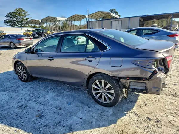 4T1BF1FK7GU573823 2016 TOYOTA CAMRY - Image 2