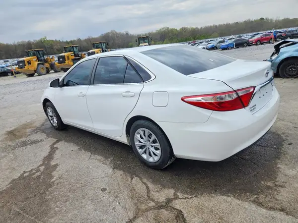 4T1BF1FK7GU574874 2016 TOYOTA CAMRY - Image 2