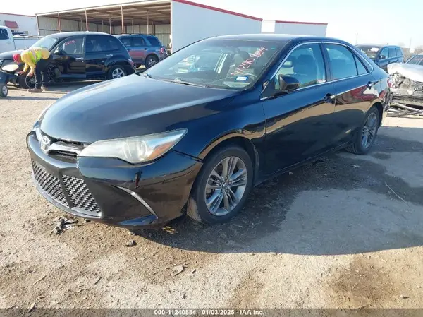 4T1BF1FK7GU575541 2016 TOYOTA CAMRY - Image 2