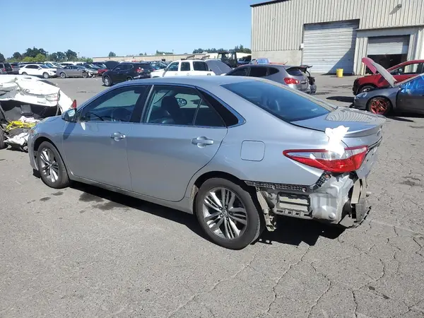 4T1BF1FK7GU576396 2016 TOYOTA CAMRY - Image 2