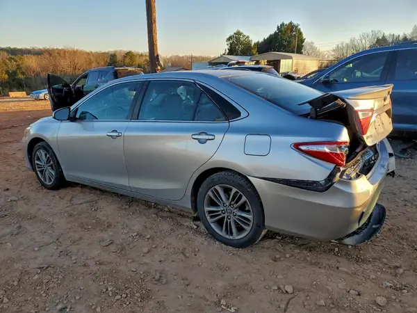 4T1BF1FK7GU579055 2016 TOYOTA CAMRY - Image 2