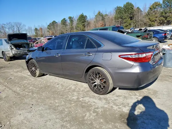 4T1BF1FK7GU579945 2016 TOYOTA CAMRY - Image 2