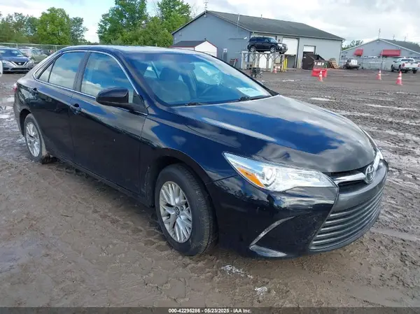 4T1BF1FK7GU580898 2016 TOYOTA CAMRY - Image 1