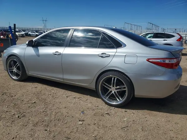 4T1BF1FK7GU582330 2016 TOYOTA CAMRY - Image 2