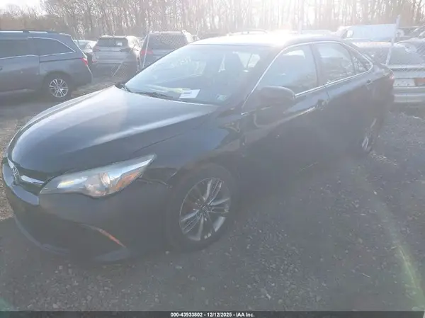 4T1BF1FK7GU583946 2016 TOYOTA CAMRY - Image 2