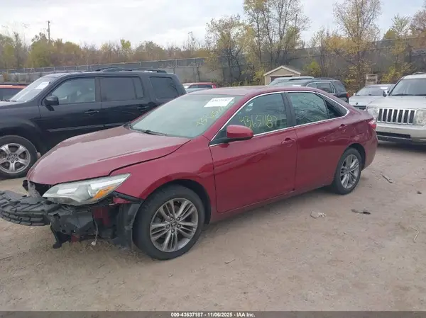 4T1BF1FK7GU585664 2016 TOYOTA CAMRY - Image 2