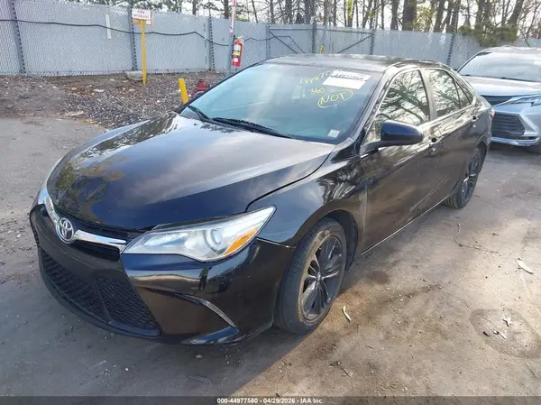 4T1BF1FK7GU586376 2016 TOYOTA CAMRY - Image 2
