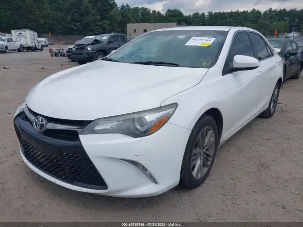 4T1BF1FK7GU586412 2016 TOYOTA CAMRY - Image 2