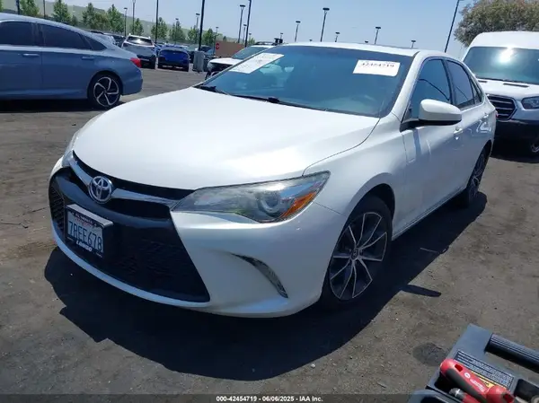 4T1BF1FK7GU588970 2016 TOYOTA CAMRY - Image 2