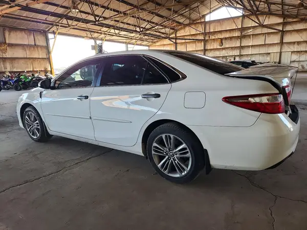 4T1BF1FK7GU591674 2016 TOYOTA CAMRY - Image 2