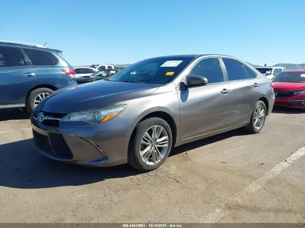4T1BF1FK7GU595157 2016 TOYOTA CAMRY - Image 2