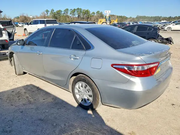 4T1BF1FK7GU600230 2016 TOYOTA CAMRY - Image 2