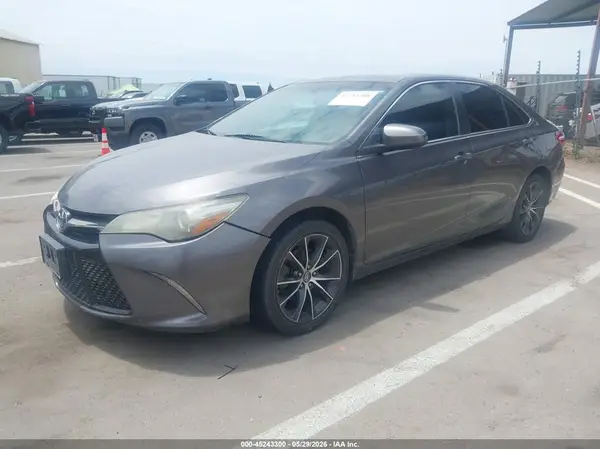 4T1BF1FK7GU600339 2016 TOYOTA CAMRY - Image 2