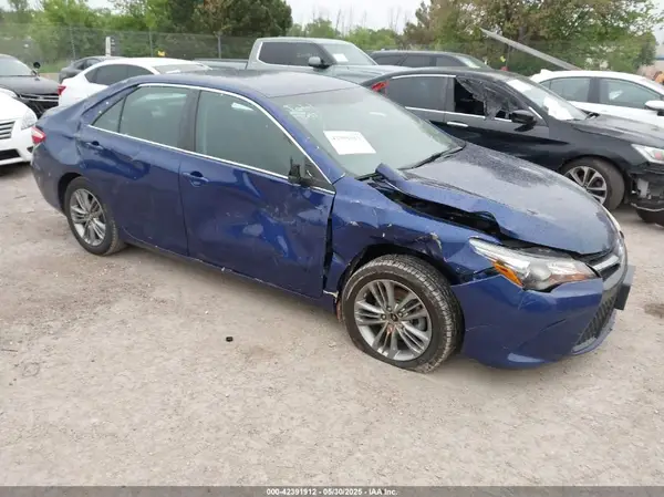 4T1BF1FK7GU606173 2016 TOYOTA CAMRY - Image 1