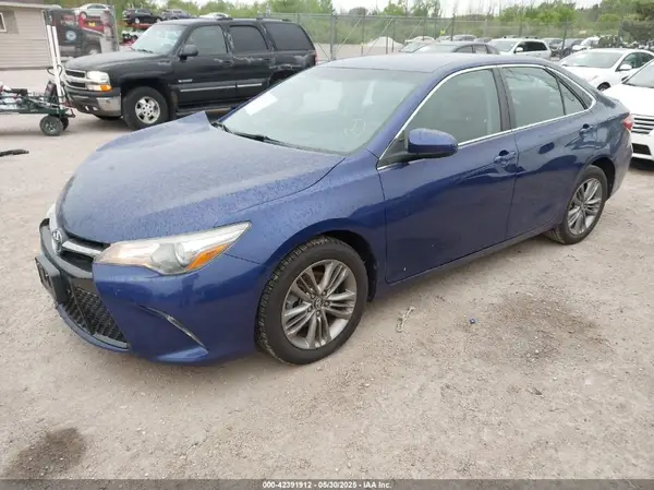 4T1BF1FK7GU606173 2016 TOYOTA CAMRY - Image 2