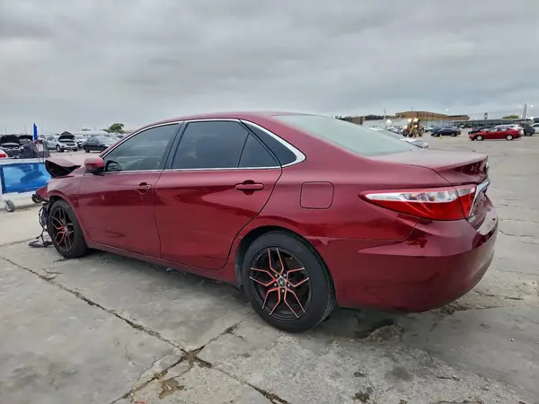 4T1BF1FK7GU607369 2016 TOYOTA CAMRY - Image 2