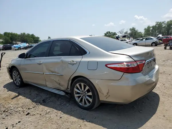 4T1BF1FK7GU610143 2016 TOYOTA CAMRY - Image 2