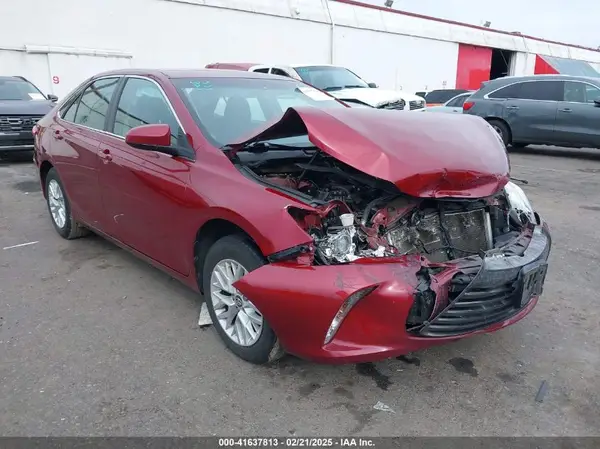 4T1BF1FK7GU613107 2016 TOYOTA CAMRY - Image 1