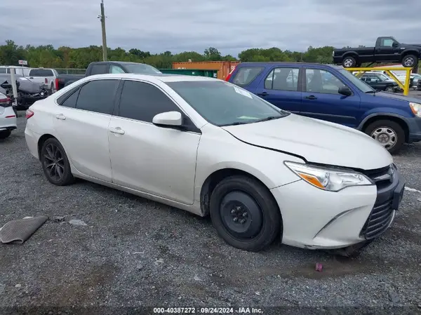 4T1BF1FK7GU614595 2016 TOYOTA CAMRY - Image 1