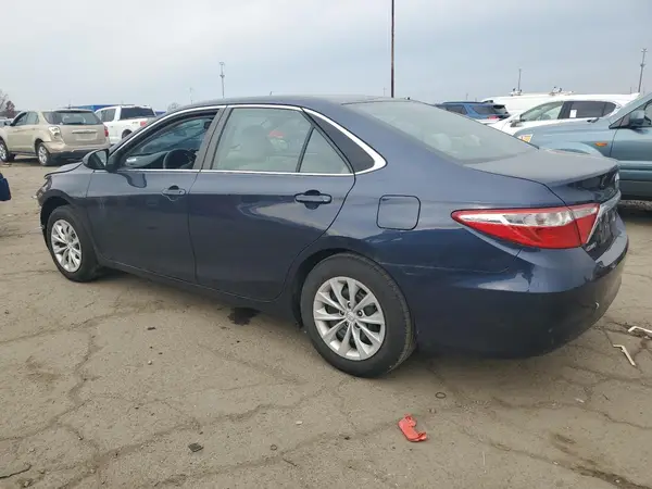 4T1BF1FK7GU615374 2016 TOYOTA CAMRY - Image 2