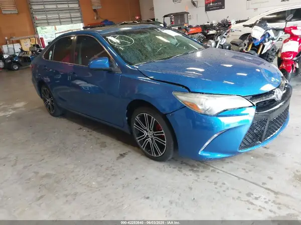 4T1BF1FK7GU999205 2016 TOYOTA CAMRY - Image 1