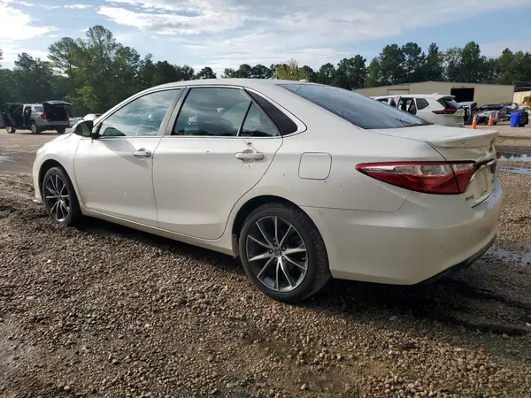 4T1BF1FK7HU268338 2017 TOYOTA CAMRY - Image 2