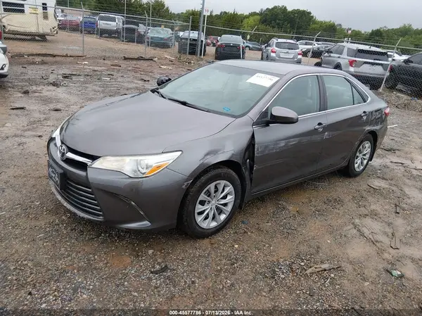 4T1BF1FK7HU272664 2017 TOYOTA CAMRY - Image 2
