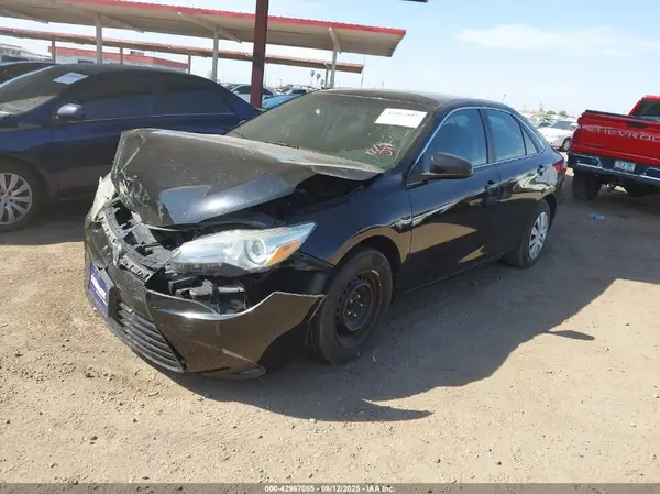 4T1BF1FK7HU273393 2017 TOYOTA CAMRY - Image 2