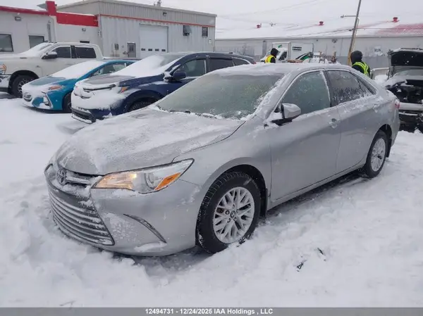 4T1BF1FK7HU273832 2017 TOYOTA CAMRY - Image 2
