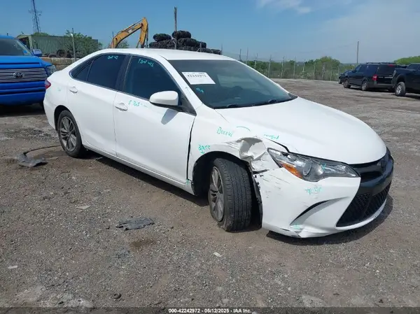 4T1BF1FK7HU274480 2017 TOYOTA CAMRY - Image 1
