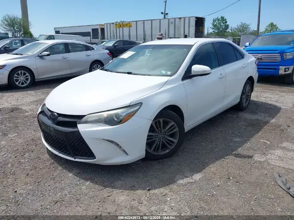 4T1BF1FK7HU274480 2017 TOYOTA CAMRY - Image 2