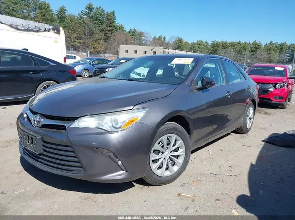 4T1BF1FK7HU274723 2017 TOYOTA CAMRY - Image 2